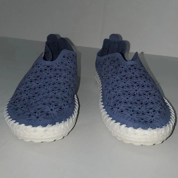 Bernie Mev. Cut Out Slip-On Blue Suede Leather Shoes Womens Size 40 - Picture 7 of 11